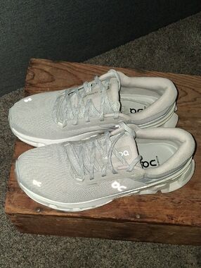 BRAND NEW! NEVER WORN! Oncloud Running Cloudnova Grey/White Athletic Sneakers
